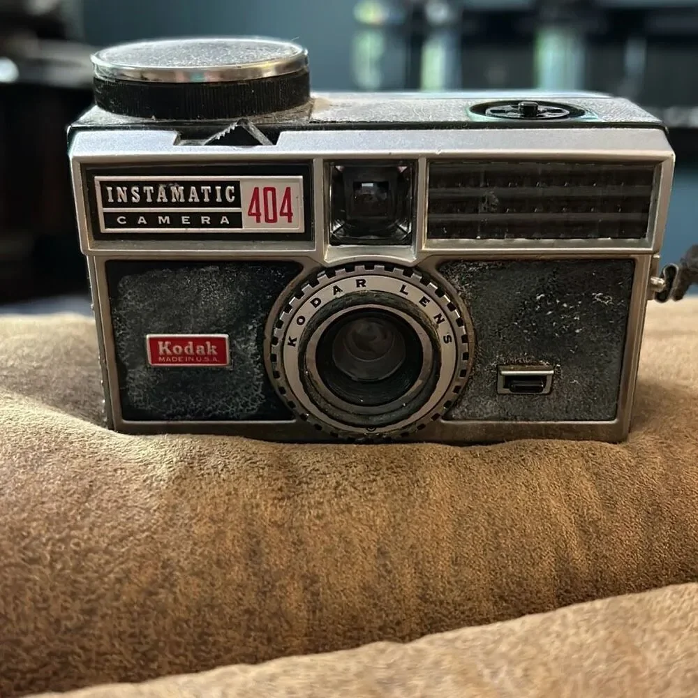 Vintage Kodak Instamatic 404 Camera – 1960s – As‎ Is / Untested – Display
